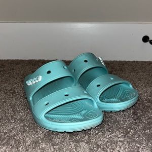Women’s Classic Aqua Croc Sandel // SIZE 6